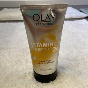 Olay Vitamin C + Peptide 24